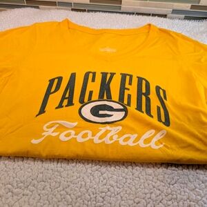 Women's Green Bay Packers Football V-neck Tshirt - Fanatics- Size Small